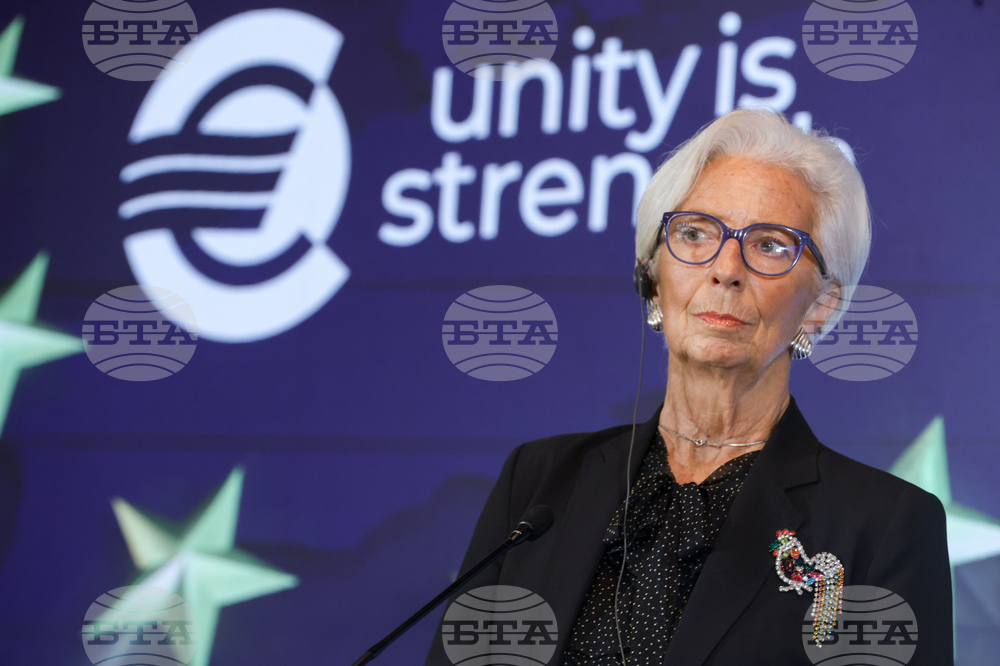 Само 50 дни остават до влизането на България в еврозоната, изтъкна Кристин Лагард