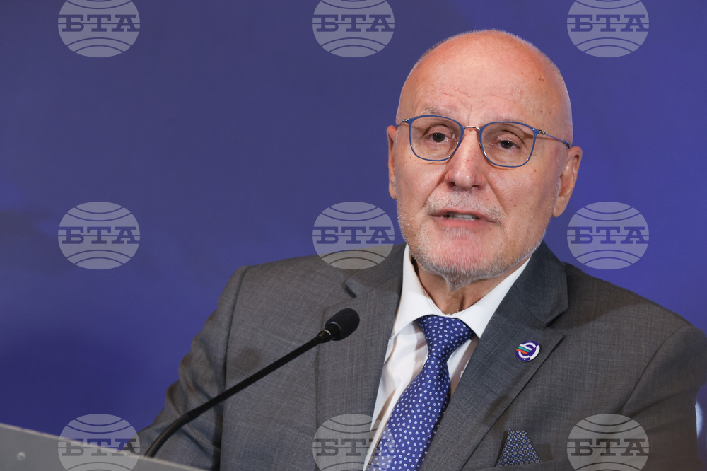 Central Bank Governor Urges Return to Prudent Fiscal Policy, Warns of Higher Taxes and Debt