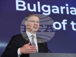 Валдис Домбровскис - пресконференция