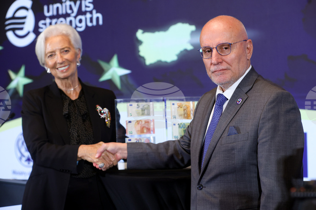 Лагард приветства управителя на БНБ Димитър Радев на първото му заседание по паричната политика на ЕЦБ