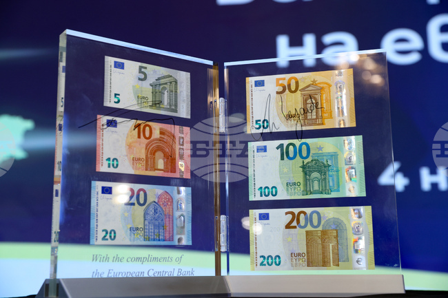 България на прага на еврозоната - как страната ни извървя пътя до приемането на еврото