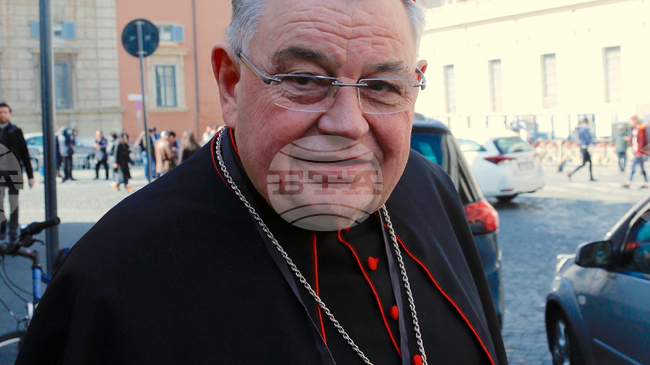 Кардинал Доминик Дука, бивш архиепископ на Прага, почина на 82 години