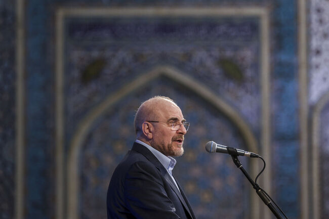 ИРНА: Председателят на иранския парламент изтъкна значението на независимостта и борбата срещу глобалната арогантност