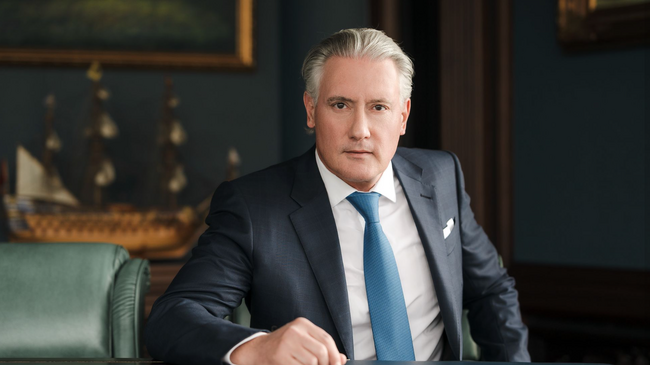 Председателят на КРИБ Кирил Домусчиев с отговор на депутата от БСП Драгомир Стойнев за данък дивидент и сивата икономика