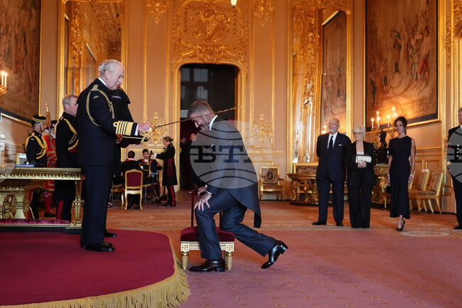 Дейвид Бекъм беше удостоен с рицарско звание за заслуги в спорта и благотворителната си дейност