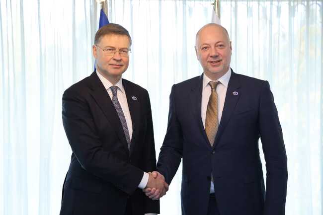 PM to EU Economy Commissioner: All Systems in Bulgaria Ready to Operate with Euro from January 1
