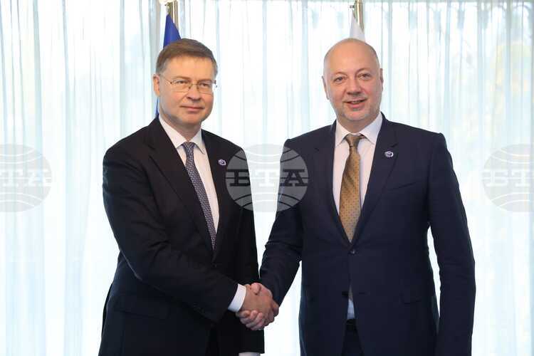 PM to EU Economy Commissioner: All Systems in Bulgaria Ready to Operate with Euro from January 1