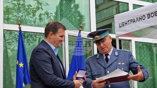 Изнесен офис за набиране на кандидати за военна служба беше открит с официална церемония в Хасково 