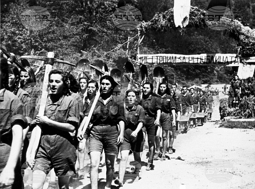 На 5 ноември 1947 г. е открит проходът „Хаинбоаз“