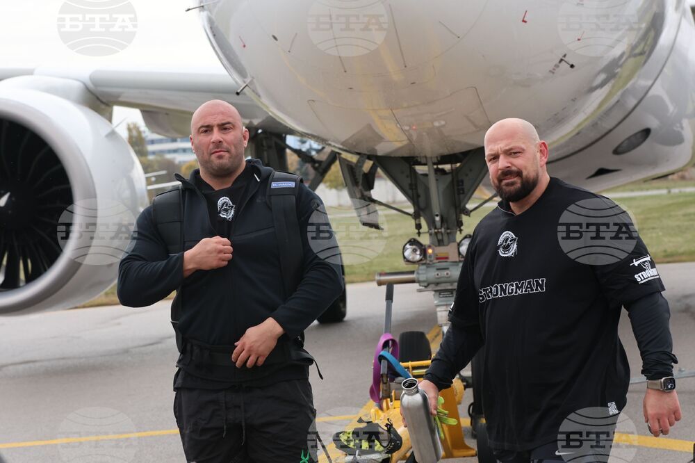 Летище „Васил Левски“ - опит за изтегляне на най-новия самолет - Airbus A220-300