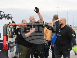 Летище „Васил Левски“ - опит за изтегляне на най-новия самолет - Airbus A220-300