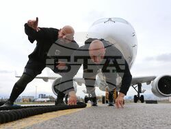 Летище „Васил Левски“ - опит за изтегляне на най-новия самолет - Airbus A220-300