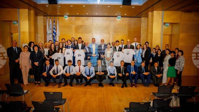 Началникът на кабинета на министъра на образованието Таня Михайлова и младите гвардейци на България представиха страната ни в Кипър и Италия