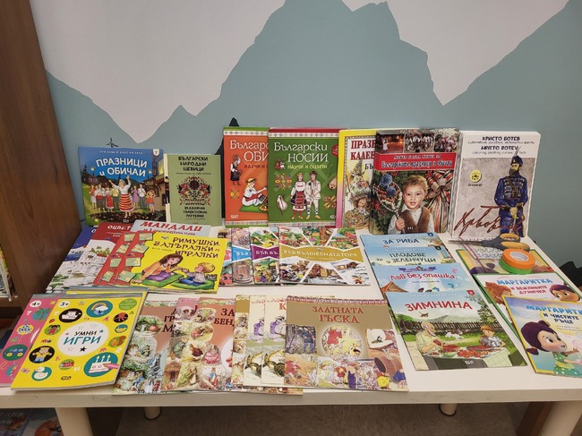 Базар за книги на български език беше организиран в Българското училище „Слънчогледи“в Глен Елин, САЩ