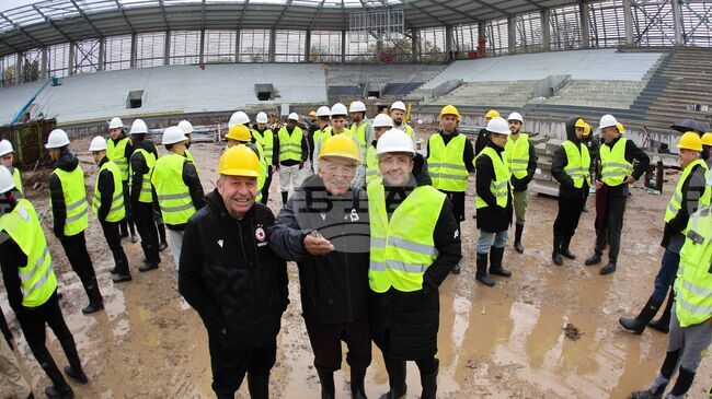 Христо Янев заведе футболистите на ЦСКА на стадион "Българска армия" преди дербито с Левски