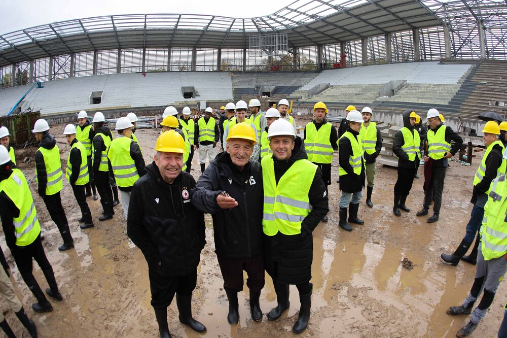 Христо Янев заведе футболистите на ЦСКА на стадион "Българска армия" преди дербито с Левски