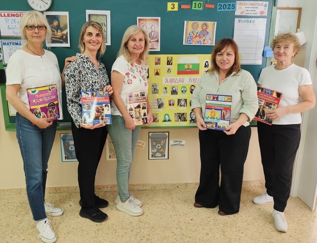 В Българското неделно училище „Знам и мога” в испанския град Чиривея отбелязаха Деня на народните будители