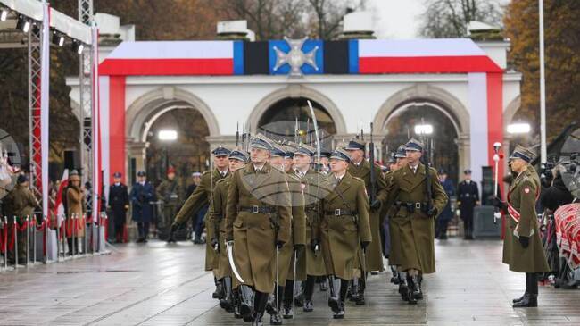 ПАП: Полша отбеляза 100-годишнината от откриването на Паметника на Незнайния войн във Варшава