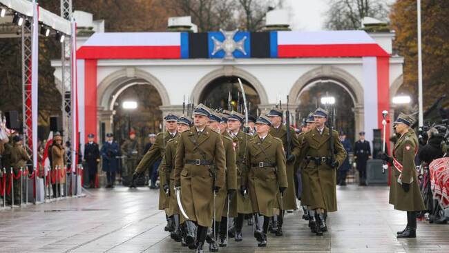 ПАП: Полша отбеляза 100-годишнината от откриването на Паметника на Незнайния войн във Варшава