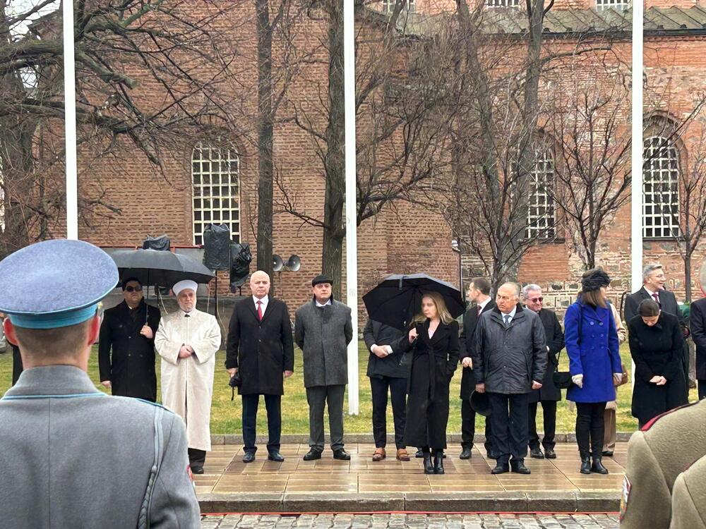 Коалиция БСП за България: Георги Свиленски и Христо Проданов почетоха Освбождението в София