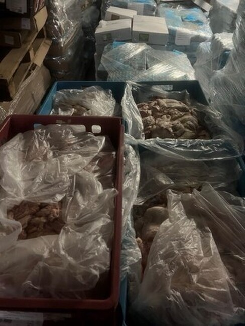 Повече от 70 тона вече е пилешкото месо с неясен произход, открито при съвместни действия на СДВР, БАБХ, НАП 
