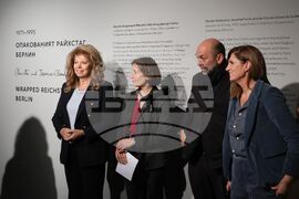 „Квадрат 500“ - изложба „Кристо и Жан-Клод. Опакованият Райхстаг, Берлин (1971–1995)”