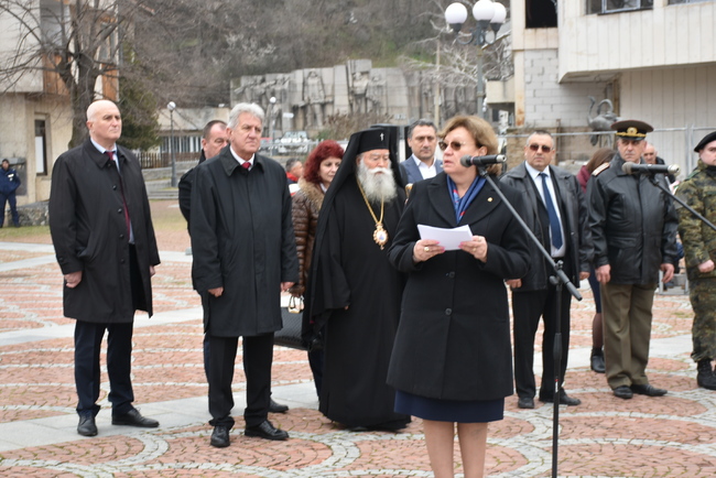 Ловеч празнува Трети март с гражданско поклонение и тържествен военен ритуал