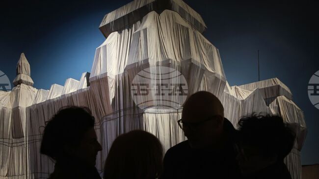 Изложбата „Кристо и Жан-Клод. Опакованият Райхстаг, Берлин (1971–1995)” е връщането на Явашев в България посмъртно, каза кураторът Гергана Михова