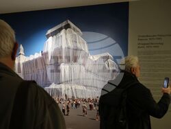 „Квадрат 500“ - изложба „Кристо и Жан-Клод. Опакованият Райхстаг, Берлин (1971–1995)”