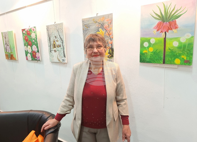 Изложба „Светът е чудесен“ откри в Монтана художничката Живка Младенова