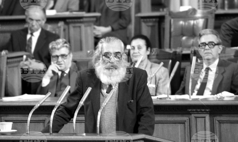 Асен Севарски - писател, журналист и политик