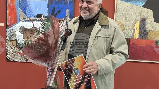 Живописецът Румен Атанасов е носител на наградата „Свети Пимен Зограф“ на Дружеството на плевенските художници
