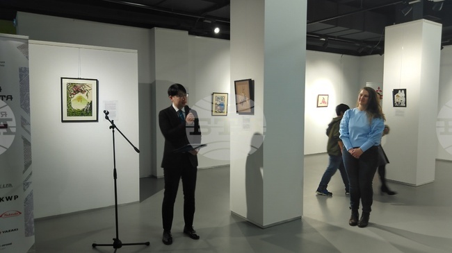 Митовете и легендите са много важна част от живота, каза Ивайла Златкова от сдружение "Накама" на откриването на кири-е изложба в София