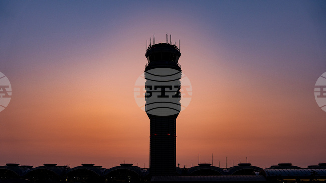 Движението на вашингтонското летище „Рейгън“ е спряно след съобщение за заплаха срещу самолет