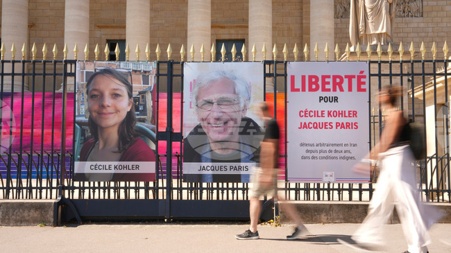 Иран освободи френските граждани Сесил Колер и Жак Пари, съобщи френският президент Макрон