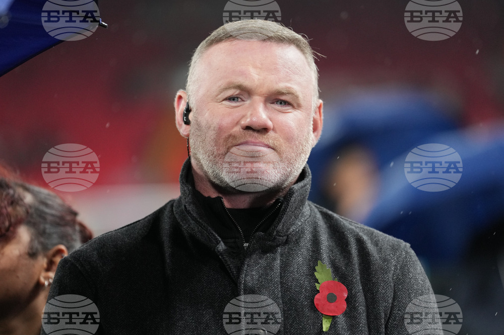 Уейн Рууни: „Салах не помага на Ливърпул в защита“