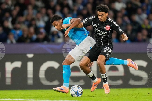 Манчестър Сити набеляза краен бранител на Айнтрахт (Франкфурт)