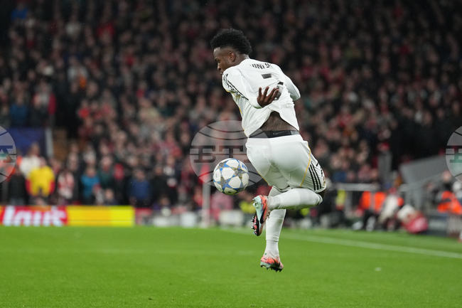 Ръководството на Реал Мадрид ще продаде Винисиус през лятото на следващата година, твърди вестник "Билд"