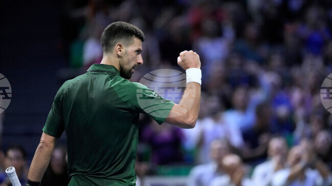 Новак Джокович едва сдържа сълзите си, след като организаторите на турнира в Атина пуснаха видеоклип в памет на бившия му треньор Никола Пилич