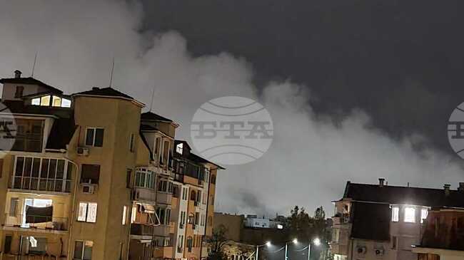 Изпарения и миризми от комините на дървопреработвателен завод във Велико Търново причиниха тревога на жителите на града тази вечер