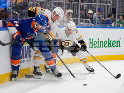 Bruins Islanders Hockey