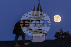 CORRECTION Moon Wisconsin