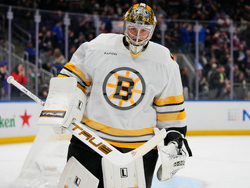 Bruins Islanders Hockey