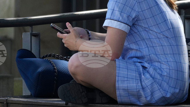 Дания планира да забрани достъпа до социални мрежи на децата под 15 години