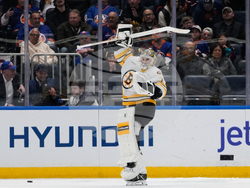 Bruins Islanders Hockey