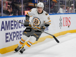 Bruins Islanders Hockey