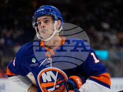 Bruins Islanders Hockey