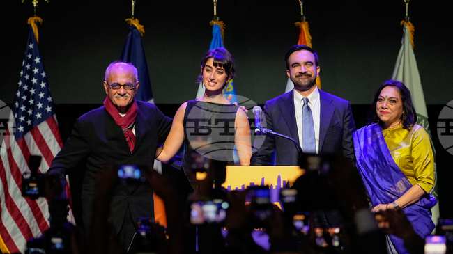 Мира Наир и Рама Сауаф Дуаджи - двете силни жени, които стоят до Зохран Мамдани, новоизбрания кмет на Ню Йорк