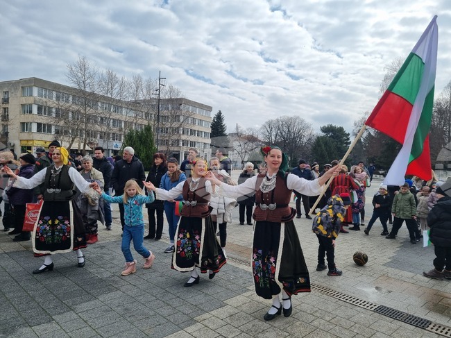 Търговище - фолклорна инициатива - Трети март