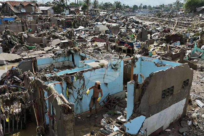 APTOPIX Philippines Extreme Weather Asia Typhoon